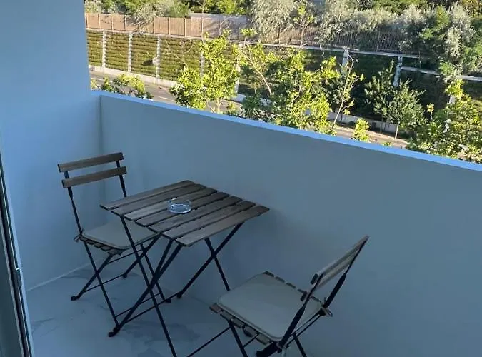 Superbe Appartement Avec Balcon Et Parking