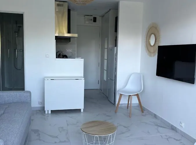 Superbe Appartement Avec Balcon Et Parking